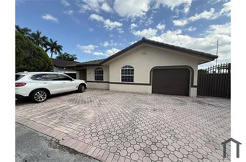 10412 SW 23rd Ter Photo 1