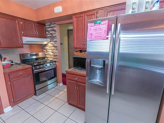 3rd image of 4724 E 93rd St