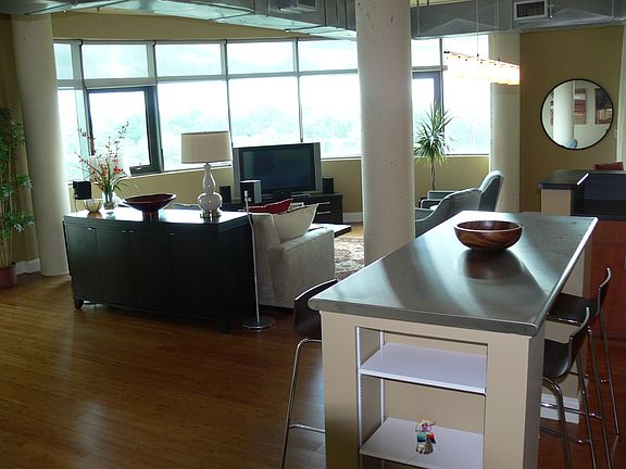 5th image of 10 N Summerlin Ave Unit 37
