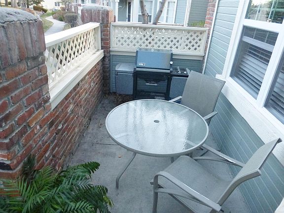 Private front patio
