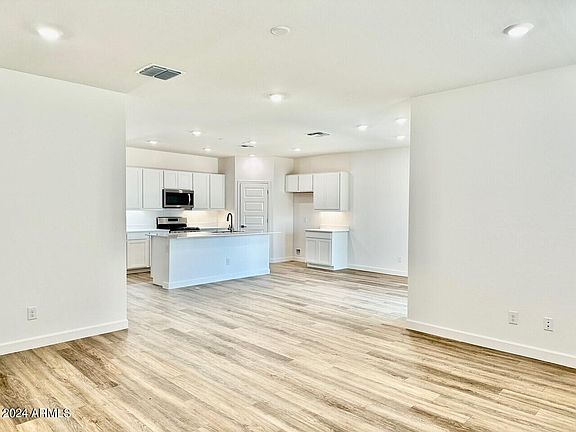 4th image of 15440 W DESERT HOLLOW Drive