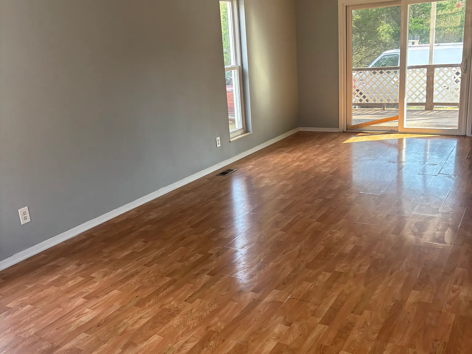 3 bed, 1092 sqft, $2,100 — Photo 2