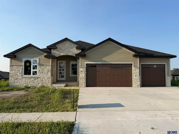 8720 Honeybee Ln, Lincoln, NE 68526