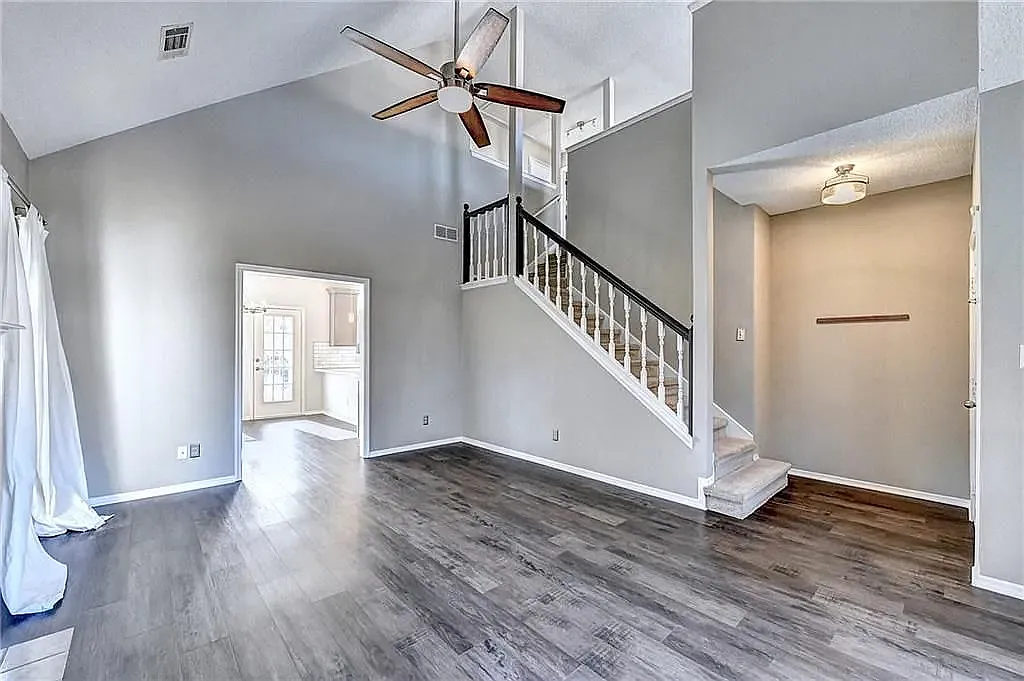 320 Pine Isle Ct — Photo 3