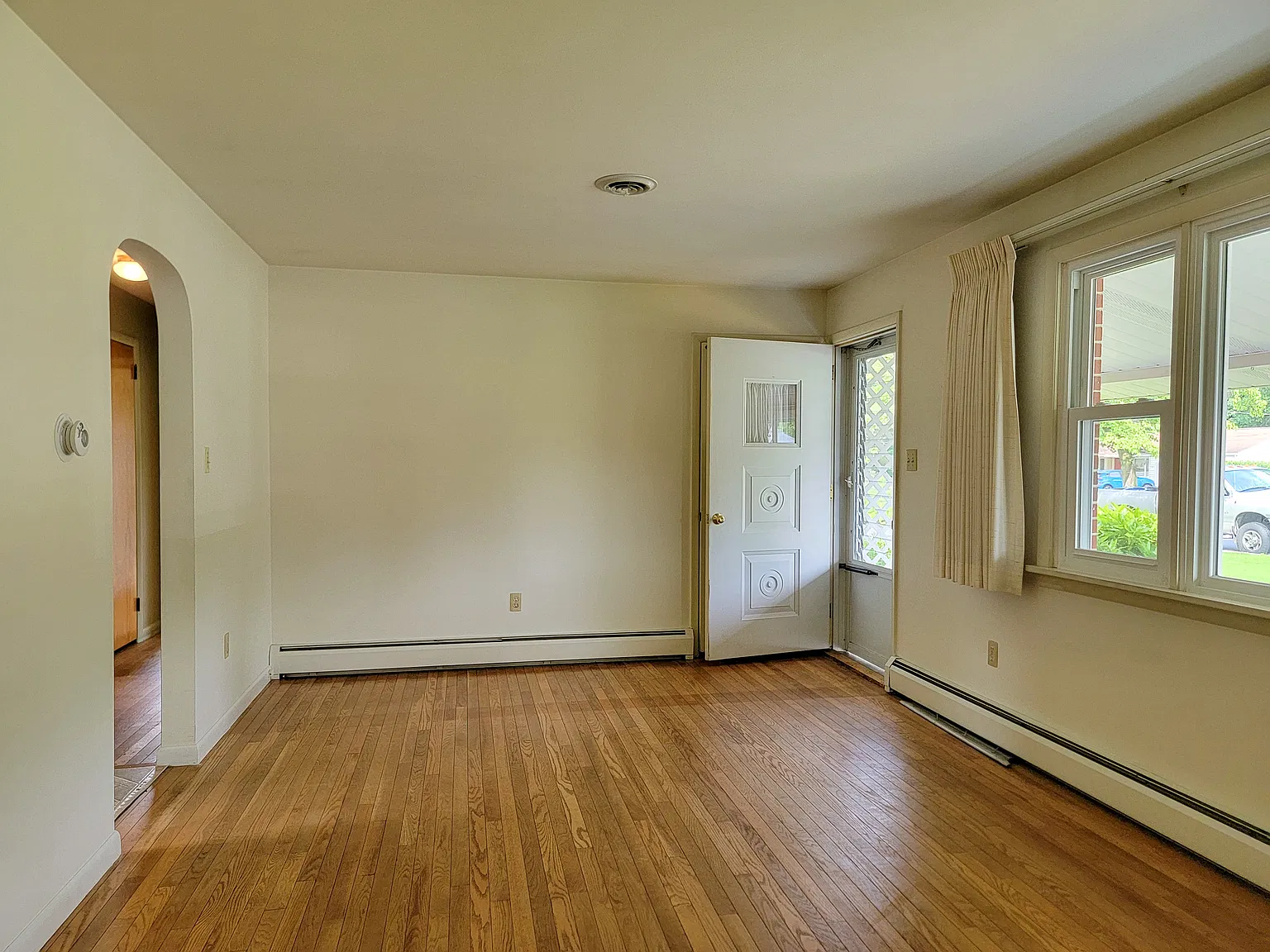 2 bed, 1008 sqft, $1,595 — Photo 4