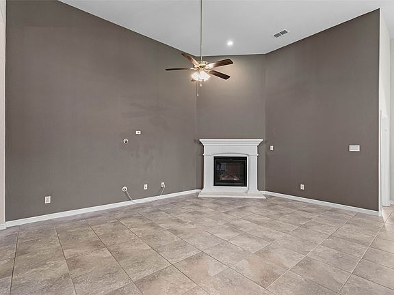 4th image of 629 Dunster Ln
