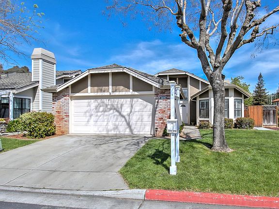 4th image of 1870 Bayo Claros Cir