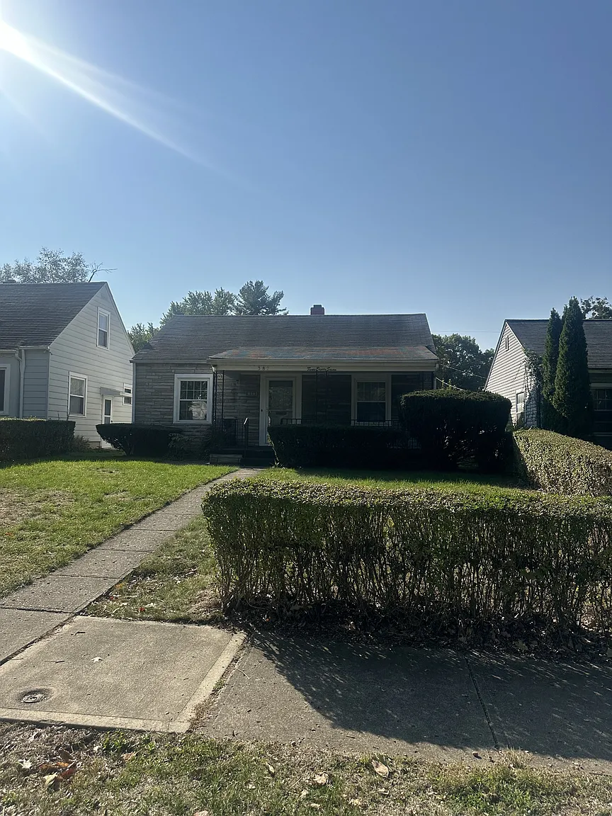 387 E Royal Forest Blvd photo 1