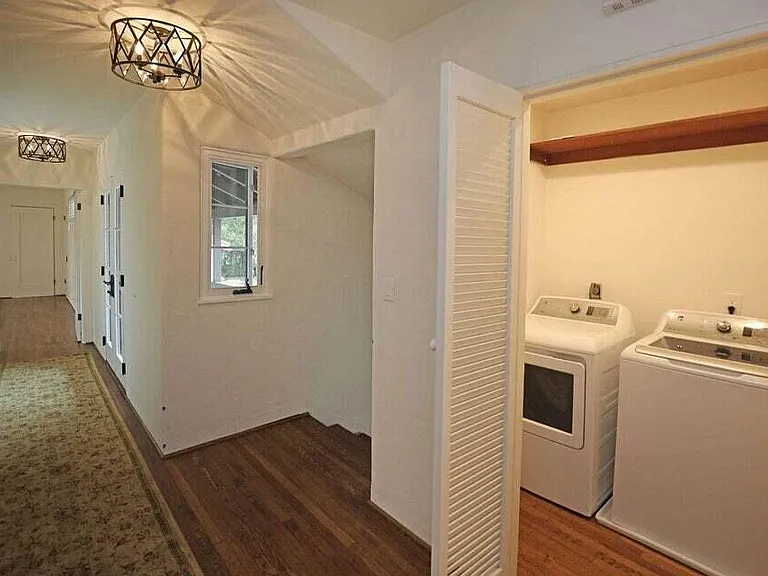 1447 S Jameson Ln — Photo 25