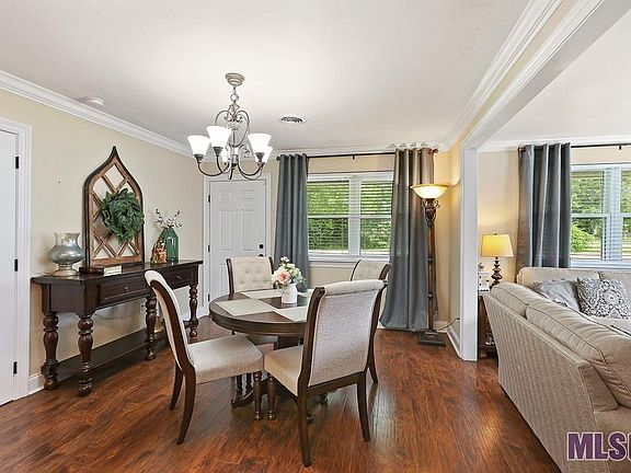 3rd image of 8036 Fairlane Dr