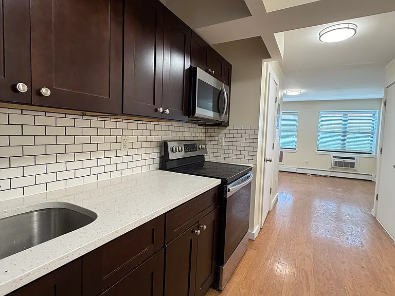 2278 Bronx Park E #8C — Photo 2