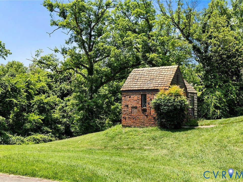 29th image of 701 Appomattox St