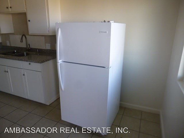 2nd image of 1235 Center Ave APT 6