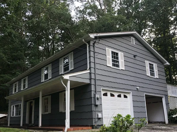 12 Vale Rd, Brookfield, CT 06804