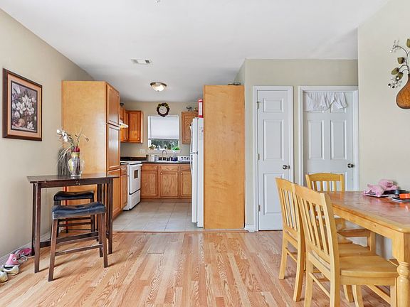 4th image of 6301 Painters St