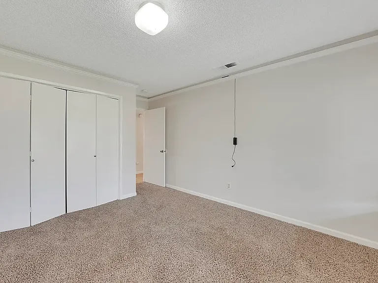 2297 N Polk St — Photo 25