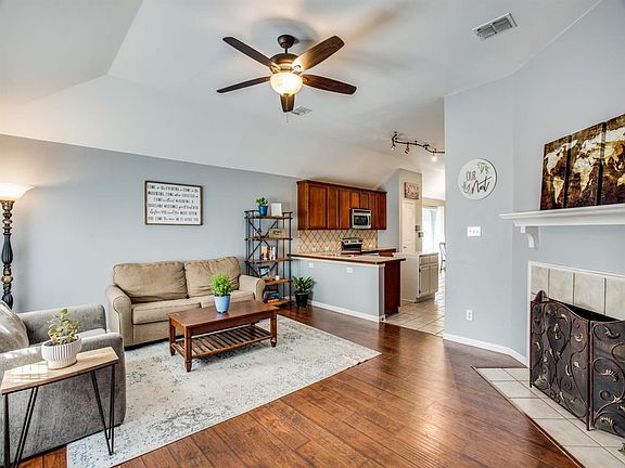 4th image of 4905 Ambrosia Dr