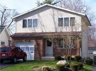 148 Spencer Rd, Irondequoit, NY 14609