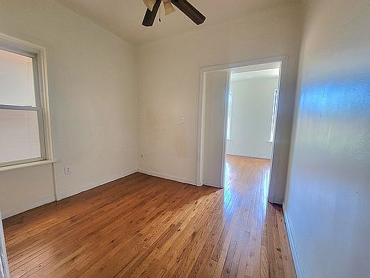 2nd image of 323 Lincoln Rd #4A