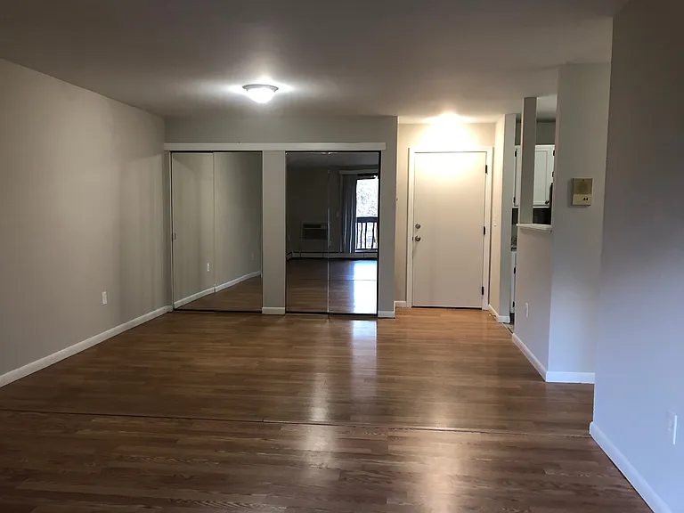 2205 Cromwell Hills Dr — Photo 1