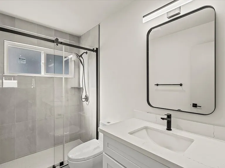 215 W Olive Ave — Photo 11