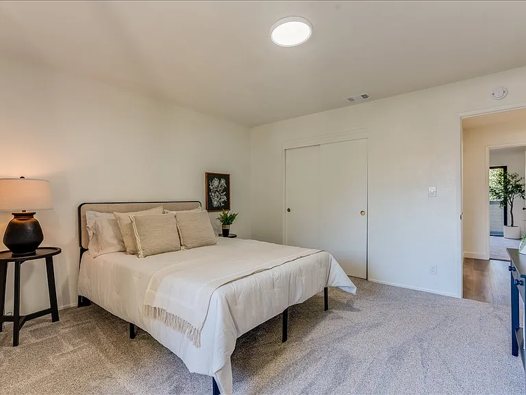 3335 Broad St #15 — Photo 13