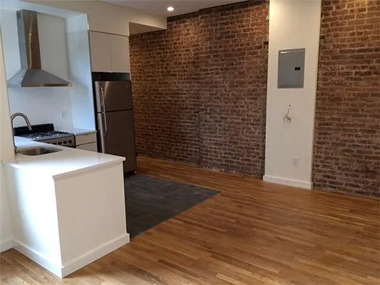 Rented by Kian Realty | media 29