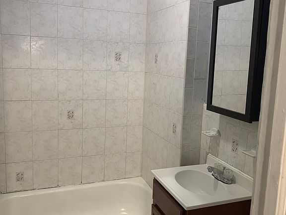 3rd image of 147 36th St #29E