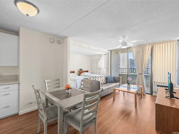 2240 Kuhio Ave APT 1802, Honolulu, HI 96815