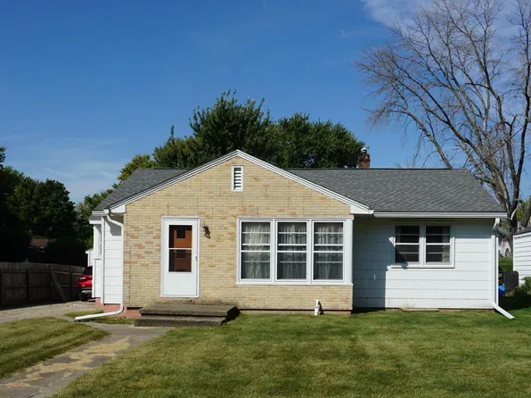 705 S Jefferson St, Wellsburg, IA 50680