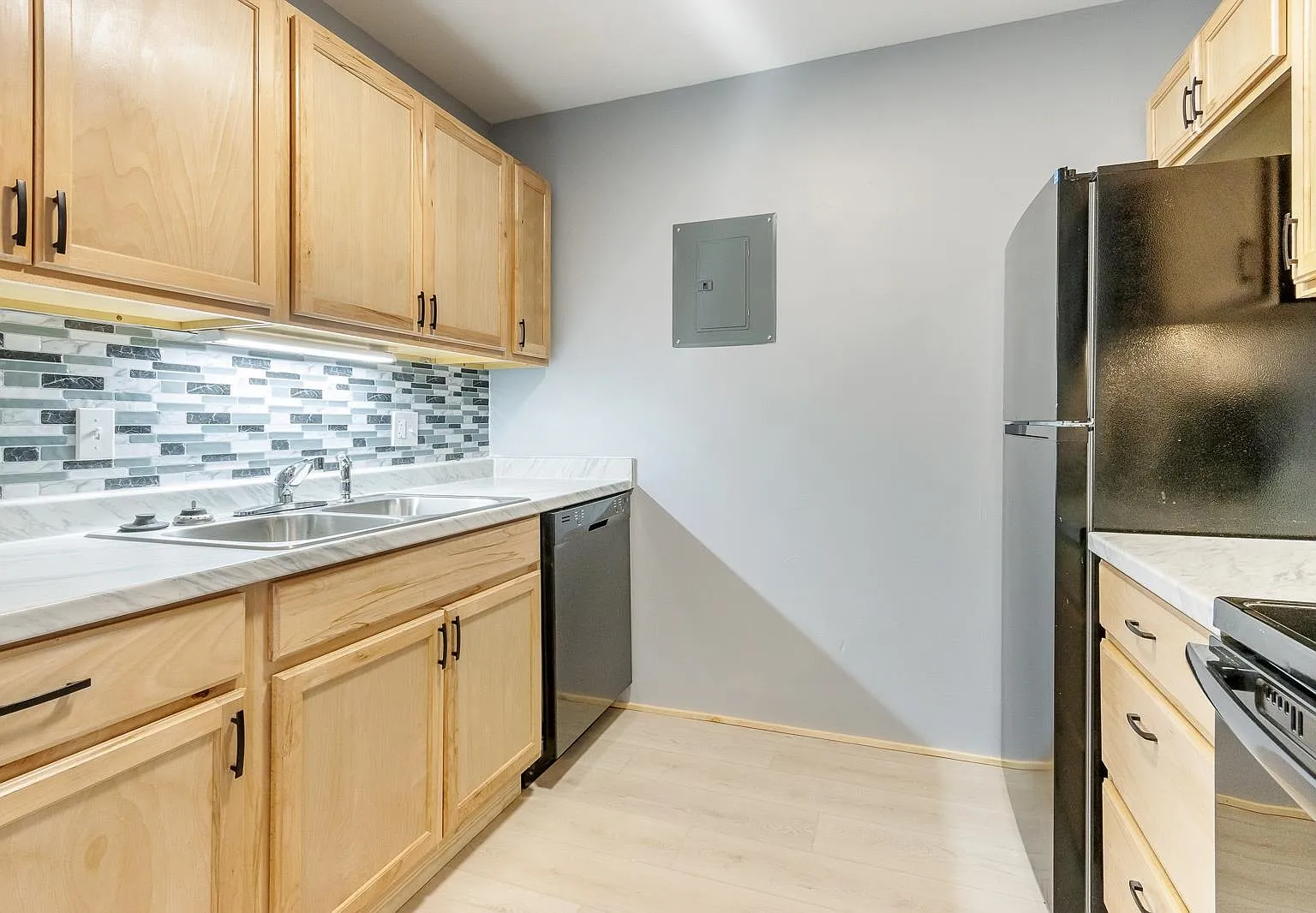 2 bed, 1.0 bath, 950 sqft, $1,450 — Photo 3
