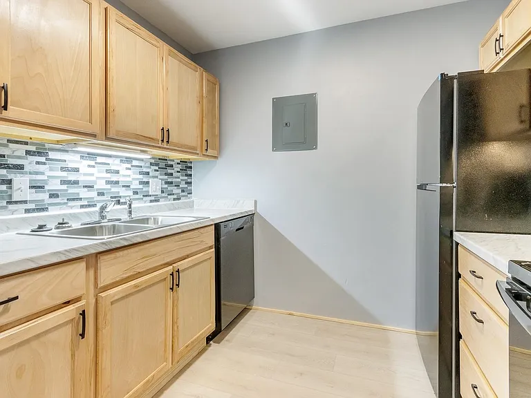 2703 Westview Ct — Photo 3