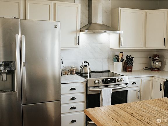 5th image of 1612 E Truman Dr