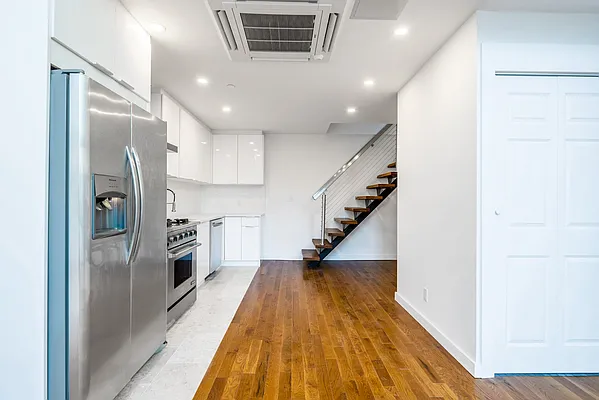 Rented by Sapo Group | media 20