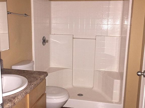4th image of 2902 1/2 E Travis St