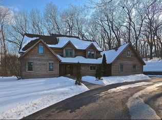 N2W28651 Sylvan Trl, Waukesha, WI 53188