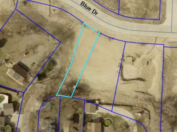 2114 Blue Dr, Sioux City, IA 51104