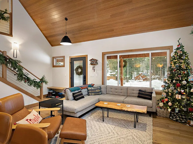 24408 Saddle St — Photo 4