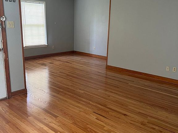 3rd image of 1825 Jackson St