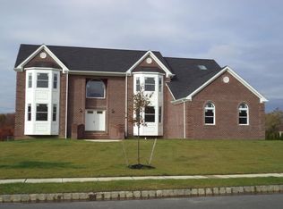 13 Adam Ct, Monroe Twp, NJ 08831
