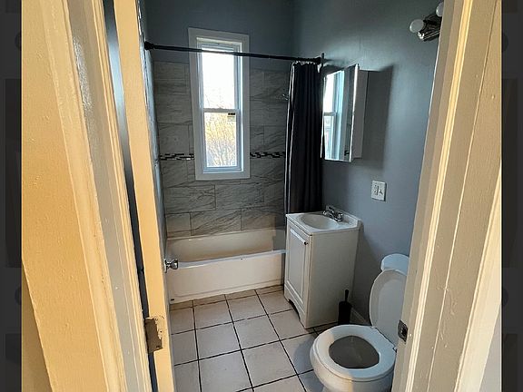 4th image of 5941 S Aberdeen St #1