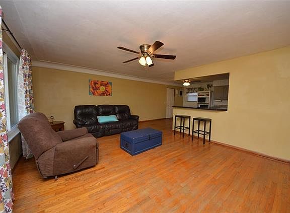 3rd image of 208 Hollandia Dr