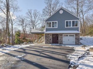 42 Cabot Ln, Kinnelon, NJ 07405