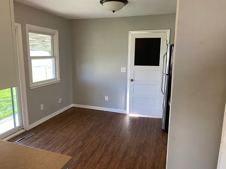 1731 W 50 N — Photo 11