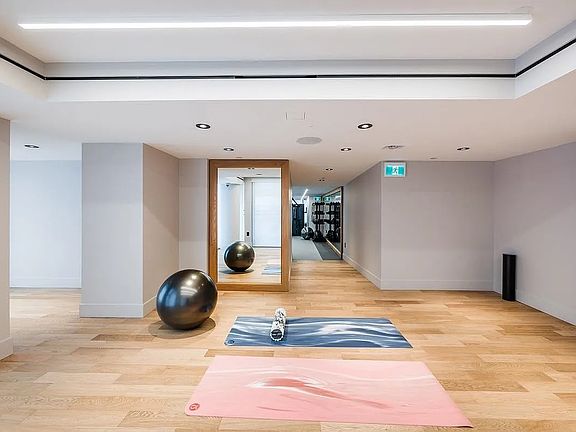 5th image of 1408 Robson St #1903