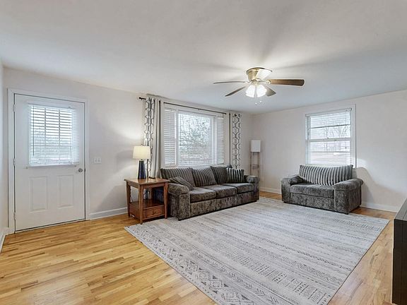 3rd image of 400 N 8th St