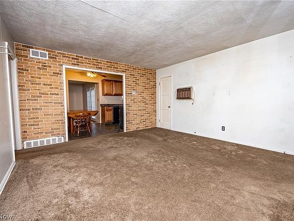 3rd image of 14411 Ledgewood Ave