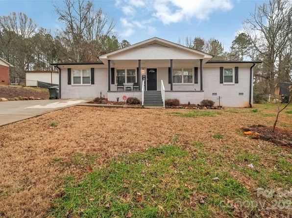 140 Wandering Ln, Bessemer City, NC 28016