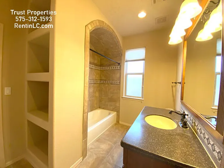 1932 Lone Tree Ln — Photo 7