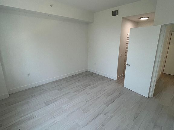 4th image of 605 E Dania Beach Blvd #525